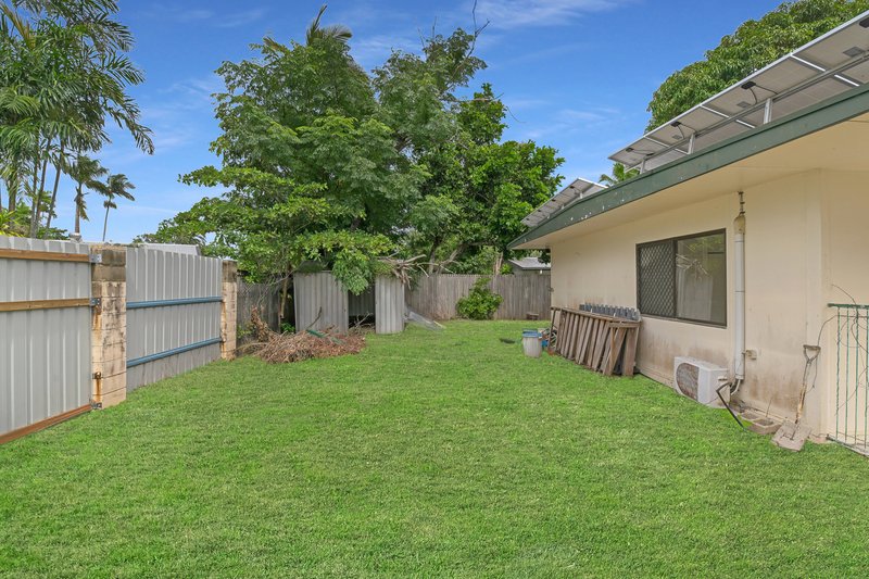 Photo - 35 Magnolia Street, Holloways Beach QLD 4878 - Image 18