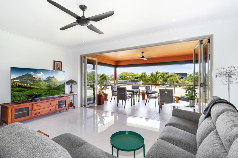 Photo - 35 Marina View Drive, Pelican Waters QLD 4551 - Image 10