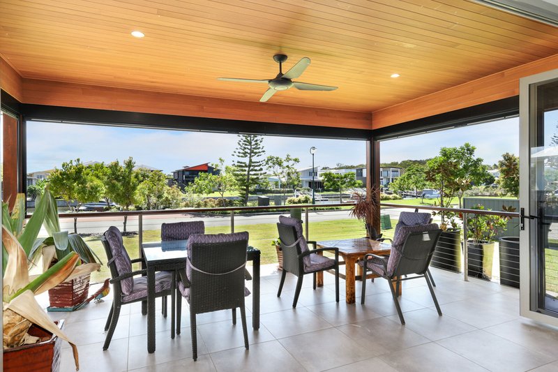 Photo - 35 Marina View Drive, Pelican Waters QLD 4551 - Image 11