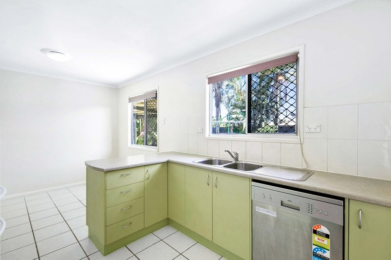 Photo - 35 Martin Street, Point Vernon QLD 4655 - Image 9