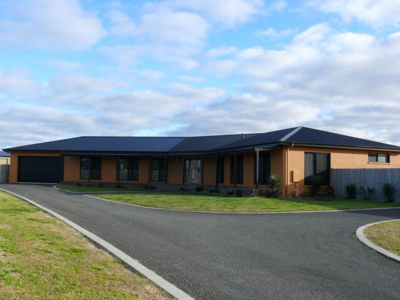 Photo - 35 May Park Drive, Paynesville VIC 3880 - Image 1