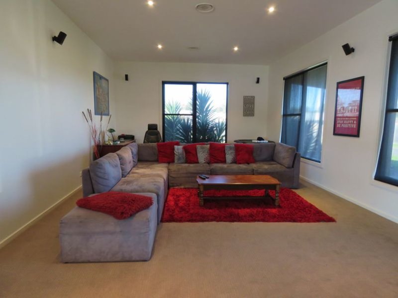 Photo - 35 May Park Drive, Paynesville VIC 3880 - Image 7