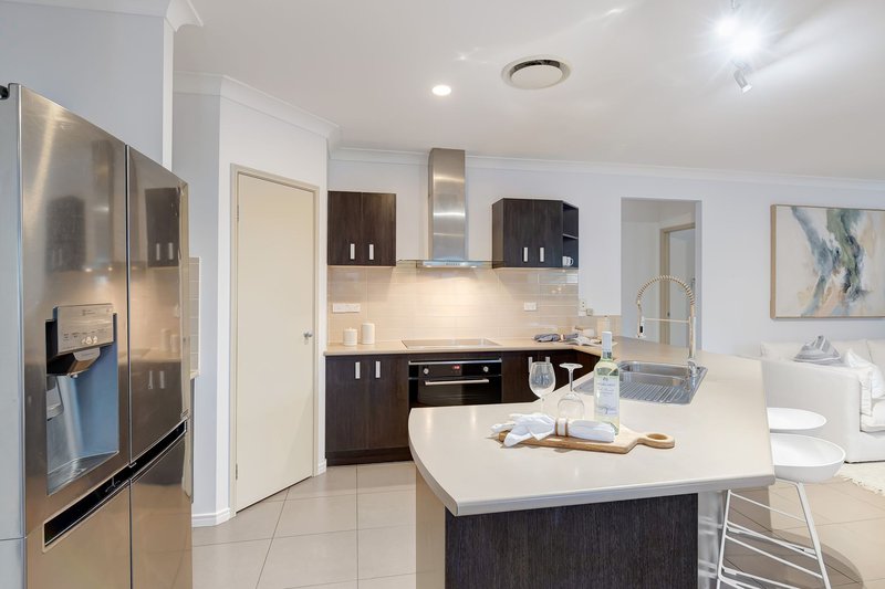 Photo - 35 May Street, Parkinson QLD 4115 - Image 6