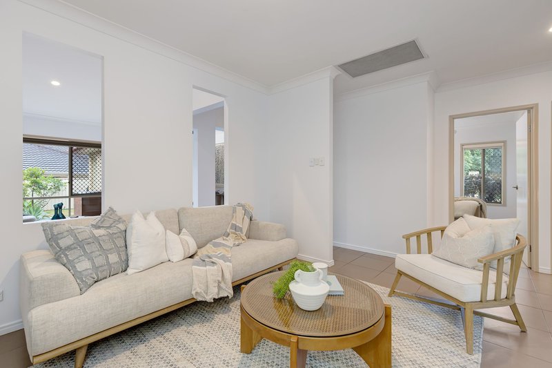 Photo - 35 May Street, Parkinson QLD 4115 - Image 11