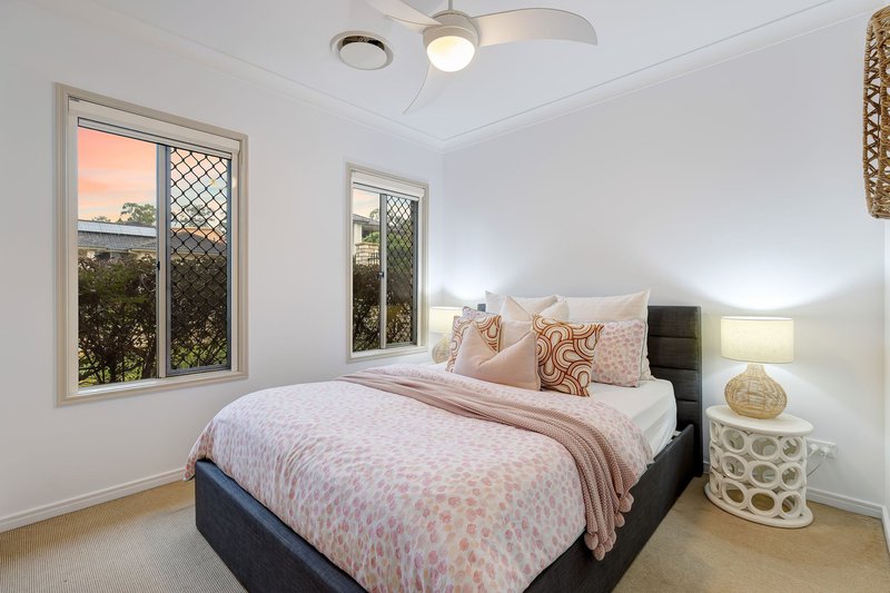Photo - 35 May Street, Parkinson QLD 4115 - Image 16