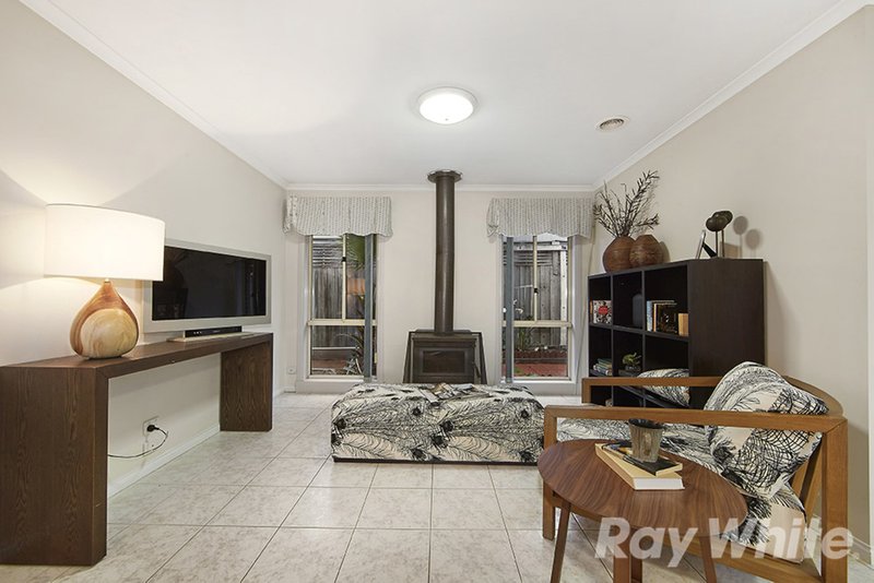 Photo - 35 Maygrove Way, Mulgrave VIC 3170 - Image 3