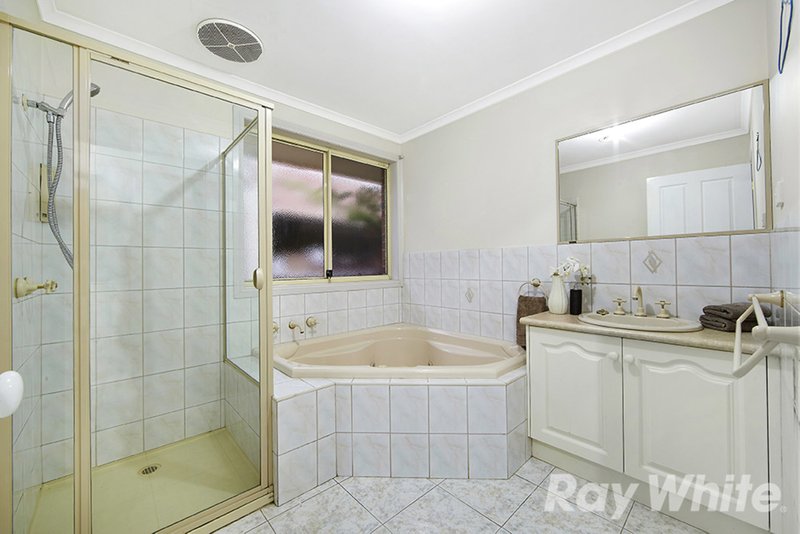 Photo - 35 Maygrove Way, Mulgrave VIC 3170 - Image 6