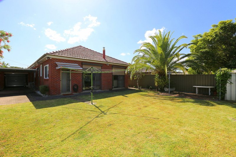 Photo - 35 Mccrossin Avenue, Birrong NSW 2143 - Image 9