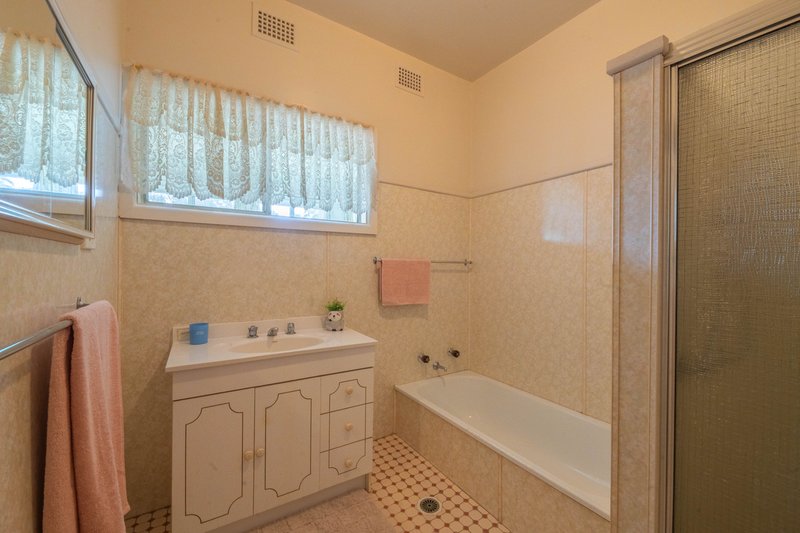 Photo - 35 Mcdonnell Street, Forbes NSW 2871 - Image 12