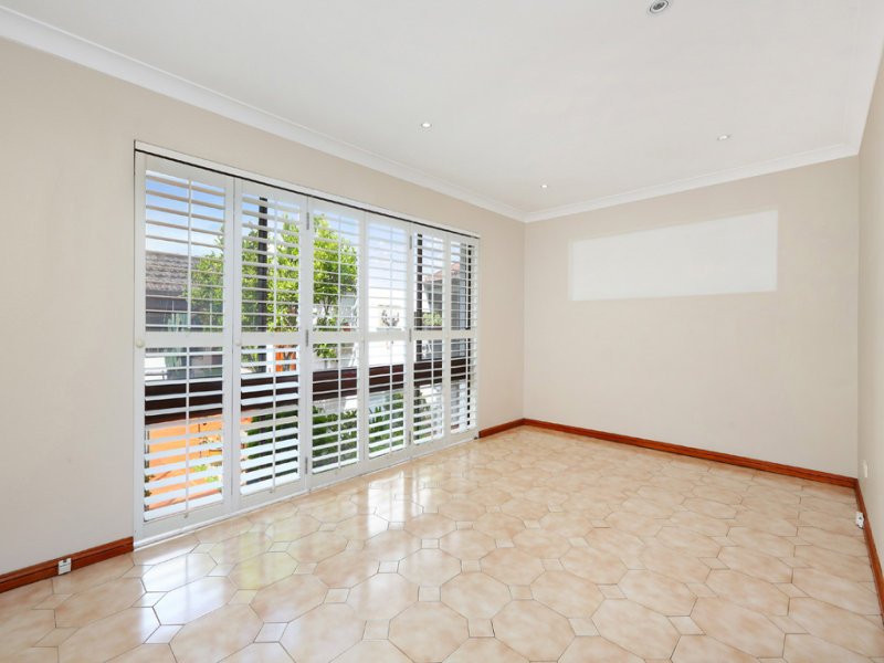 Photo - 35 Melbourne Street, Concord NSW 2137 - Image 3