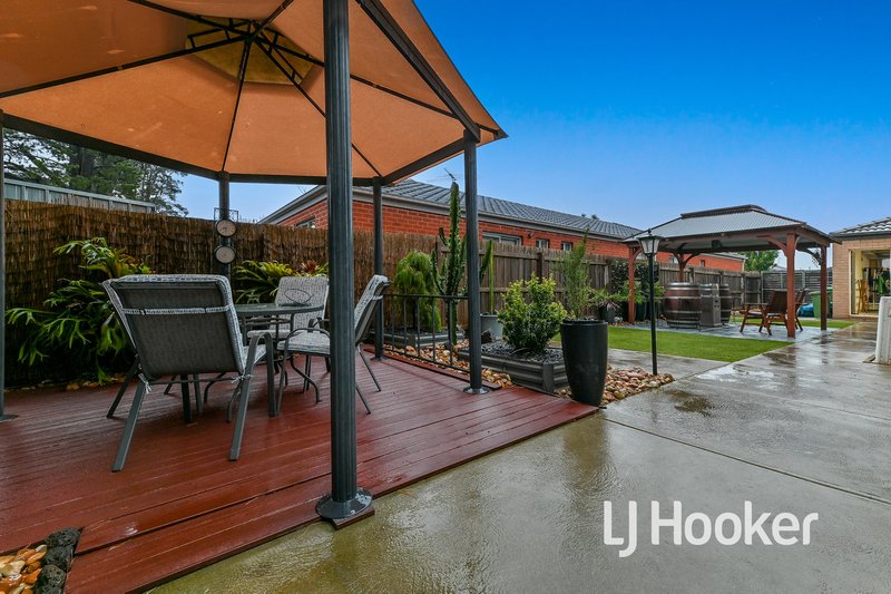 Photo - 35 Melissa Way, Pakenham VIC 3810 - Image 14