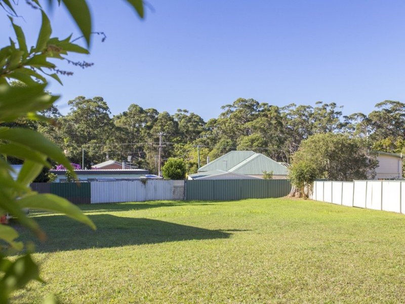 35 Mercury Drive, Lake Tabourie NSW 2539