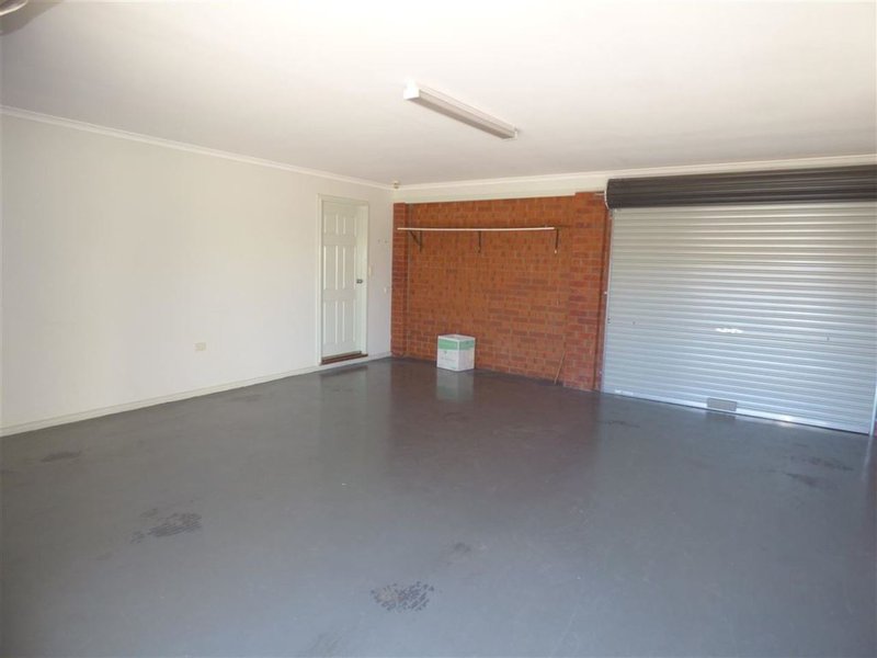 Photo - 35 Mintern Cres , Horsham VIC 3400 - Image 10