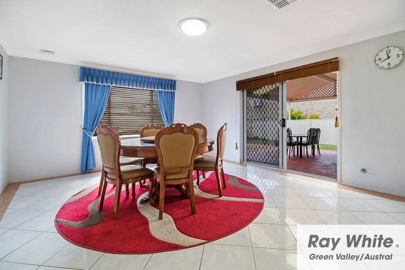 Photo - 35 Mitchell Drive, West Hoxton NSW 2171 - Image 3