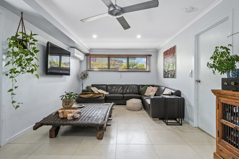 Photo - 35 Mitze Street, Bray Park QLD 4500 - Image 4