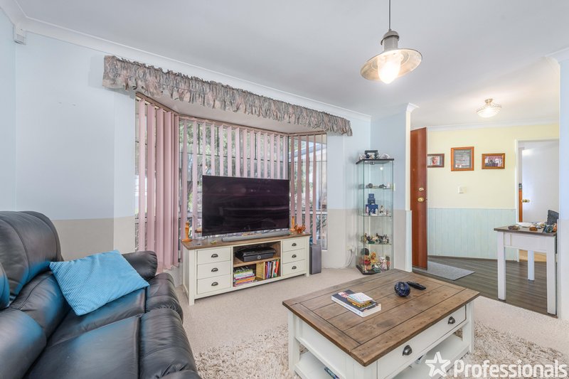 Photo - 35 Monterey Crescent, Warnbro WA 6169 - Image 2