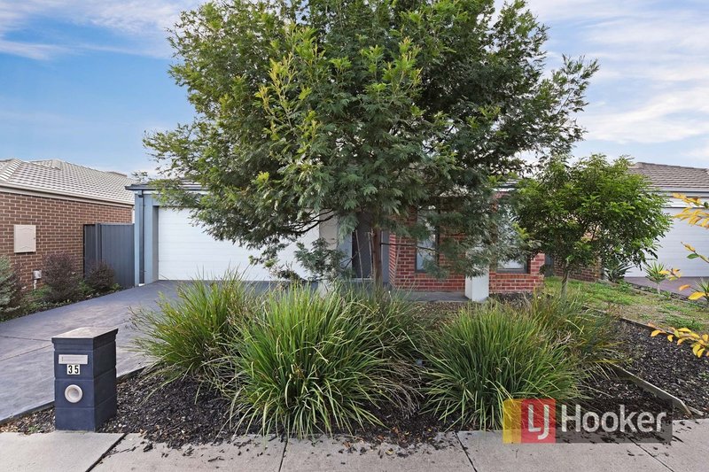 35 Morphetville Street, Clyde North VIC 3978