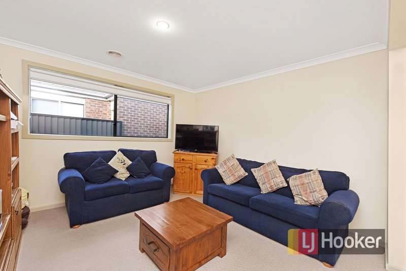 Photo - 35 Morphetville Street, Clyde North VIC 3978 - Image 5