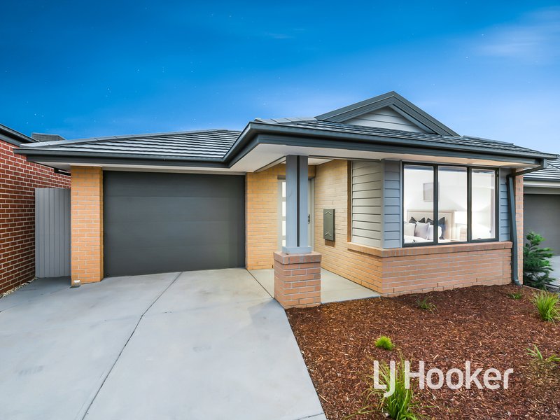 35 Mossey Crescent, Cranbourne East VIC 3977