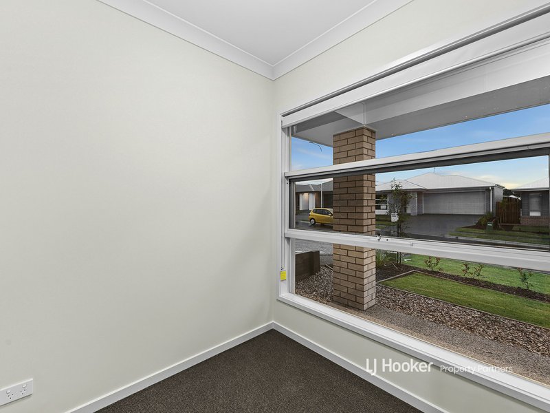 Photo - 35 Mount Mitchell Street, Park Ridge QLD 4125 - Image 8