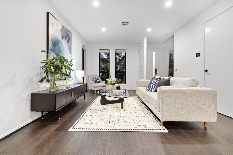 Photo - 35 Mulberry Avenue, Cheltenham VIC 3192 - Image 2
