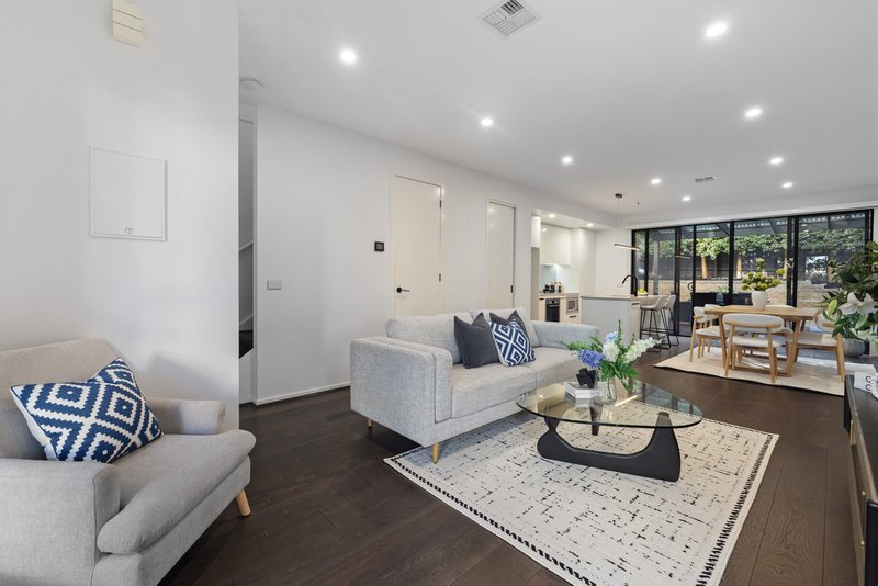 Photo - 35 Mulberry Avenue, Cheltenham VIC 3192 - Image 3
