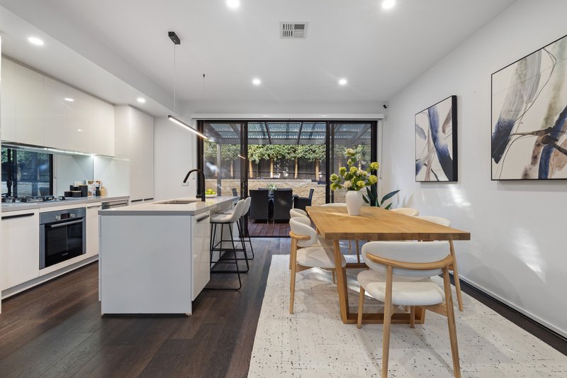 Photo - 35 Mulberry Avenue, Cheltenham VIC 3192 - Image 4