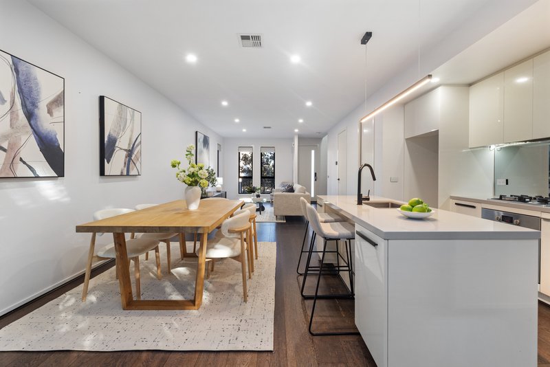 Photo - 35 Mulberry Avenue, Cheltenham VIC 3192 - Image 6