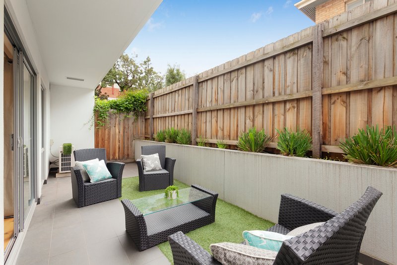 Photo - 3/5 Murrumbeena Road, Murrumbeena VIC 3163 - Image 12