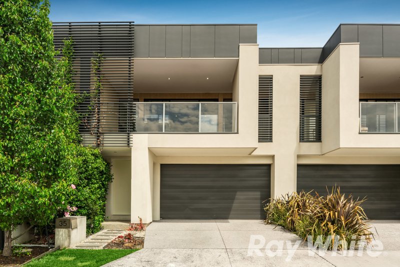 35 Muyan Circuit, Burwood VIC 3125