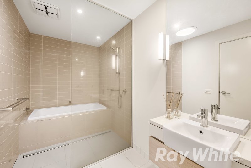 Photo - 35 Muyan Circuit, Burwood VIC 3125 - Image 4