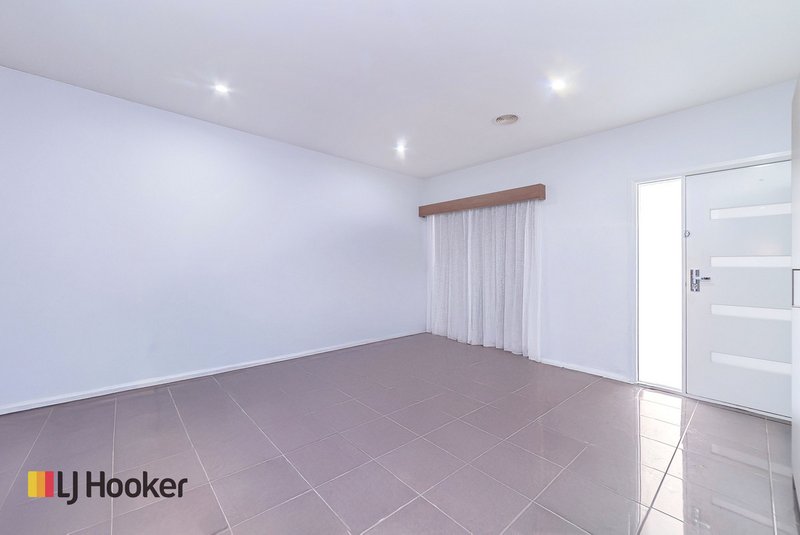 Photo - 35 Natural Drive, Craigieburn VIC 3064 - Image 3