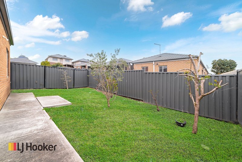 Photo - 35 Natural Drive, Craigieburn VIC 3064 - Image 12