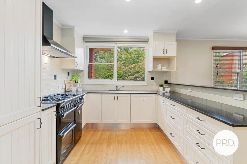 Photo - 35 Neilson Street, Garran ACT 2605 - Image 4