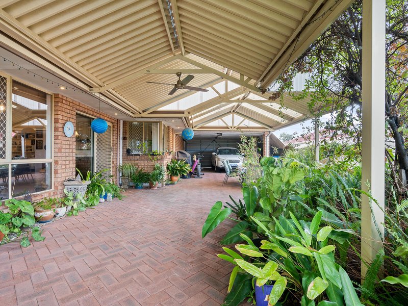 Photo - 35 Newgate Street, Alexander Heights WA 6064 - Image 4