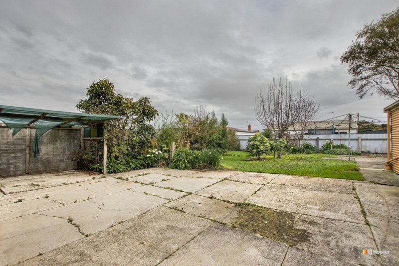 Photo - 35 Nixon Street, Devonport TAS 7310 - Image 9