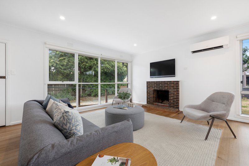 Photo - 35 Oak Avenue, Cheltenham VIC 3192 - Image 3