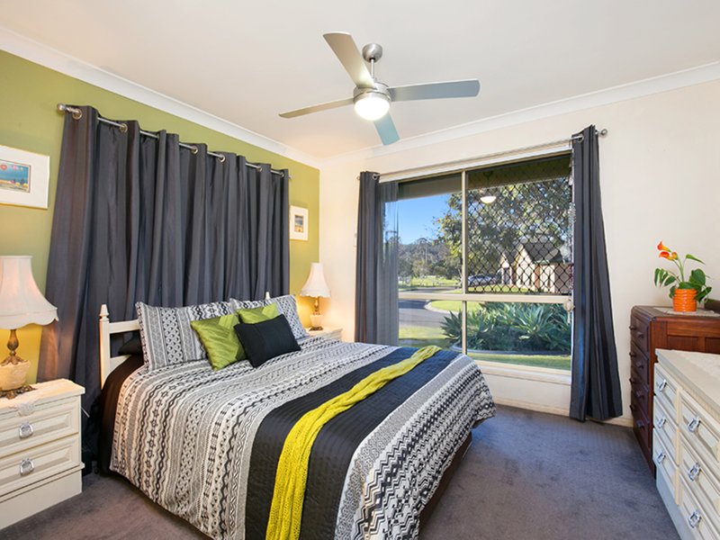 Photo - 35 Oak Street, Shailer Park QLD 4128 - Image 6