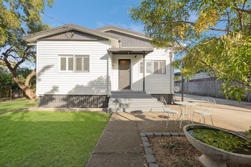Photo - 35 O'Donnell Street, Oonoonba QLD 4811 - Image 3