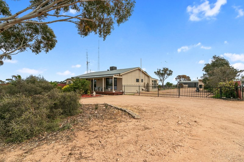 Photo - 35 Old Wallaroo Road, Moonta SA 5558 - Image 2