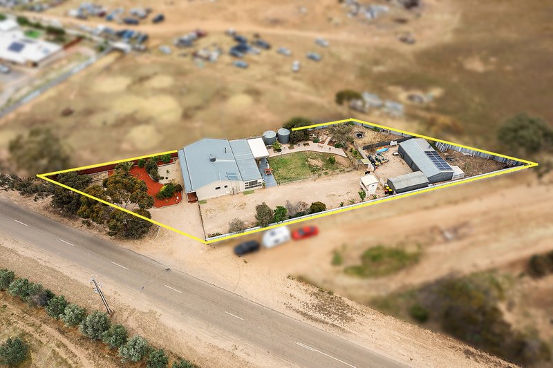 Photo - 35 Old Wallaroo Road, Moonta SA 5558 - Image 4