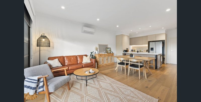 Photo - 35 Orchid Drive, Keysborough VIC 3173 - Image 3