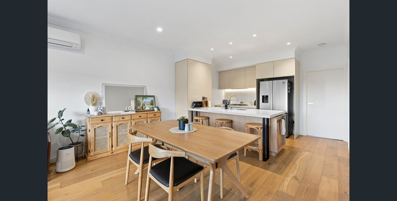 Photo - 35 Orchid Drive, Keysborough VIC 3173 - Image 5