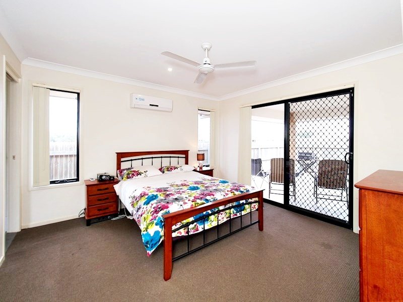 Photo - 35 Oxford Street, North Booval QLD 4304 - Image 7