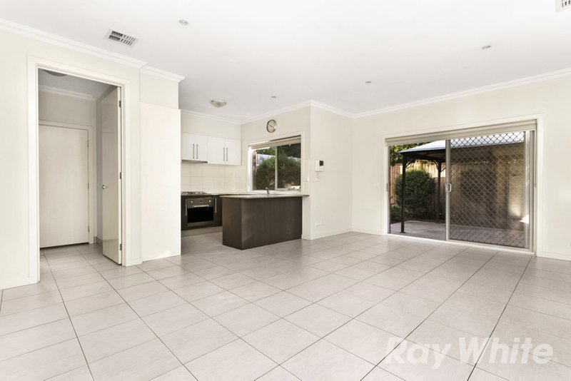 Photo - 35 Panorama Drive, Forest Hill VIC 3131 - Image 3