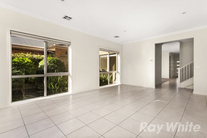 Photo - 35 Panorama Drive, Forest Hill VIC 3131 - Image 5