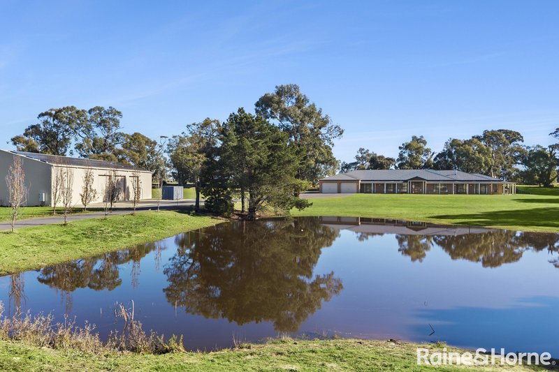 Photo - 35 Parkes Drive, Kyneton VIC 3444 - Image 1