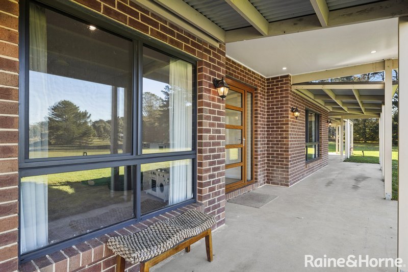 Photo - 35 Parkes Drive, Kyneton VIC 3444 - Image 8