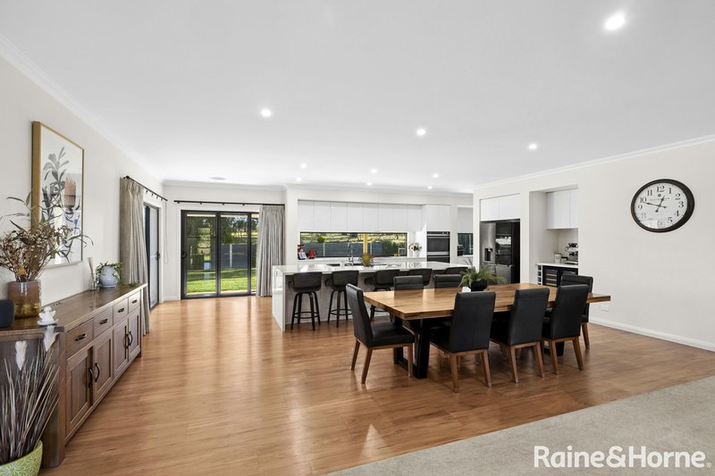 Photo - 35 Parkes Drive, Kyneton VIC 3444 - Image 9