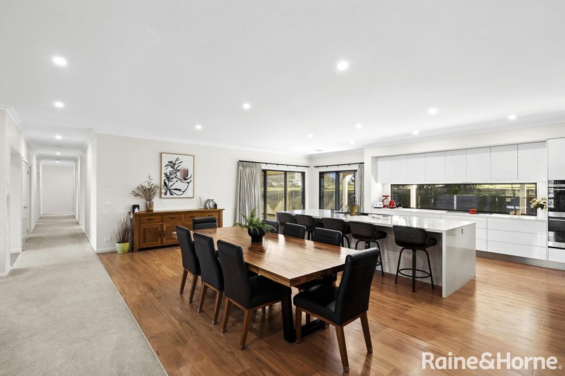 Photo - 35 Parkes Drive, Kyneton VIC 3444 - Image 10